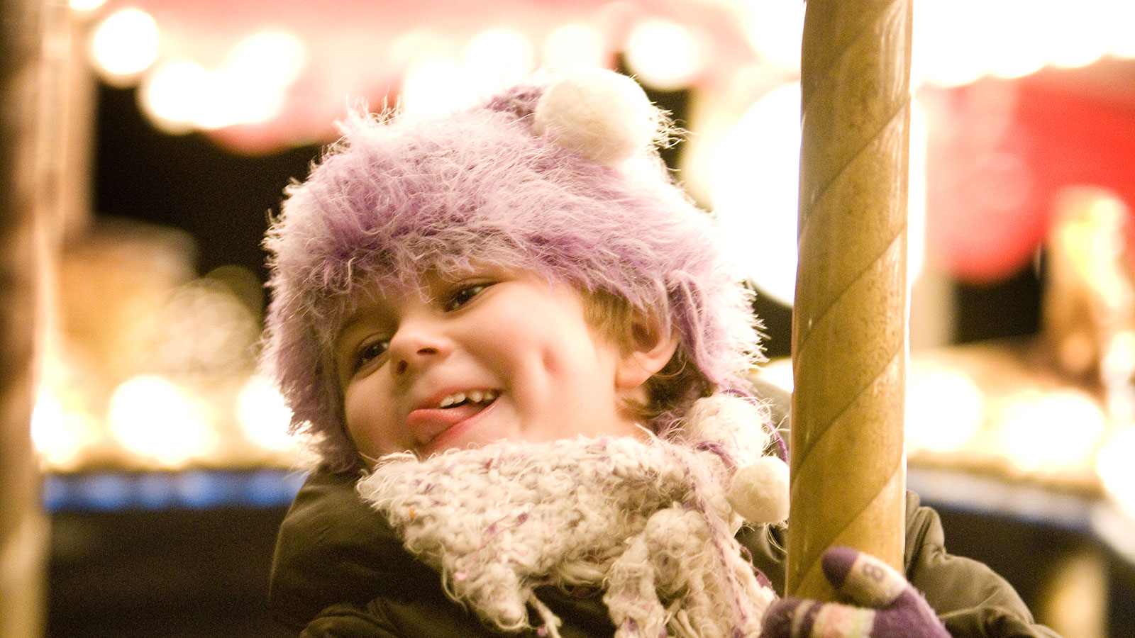 Pige på karrusel på Julemarkedet på Gammel Torv i Aalborg