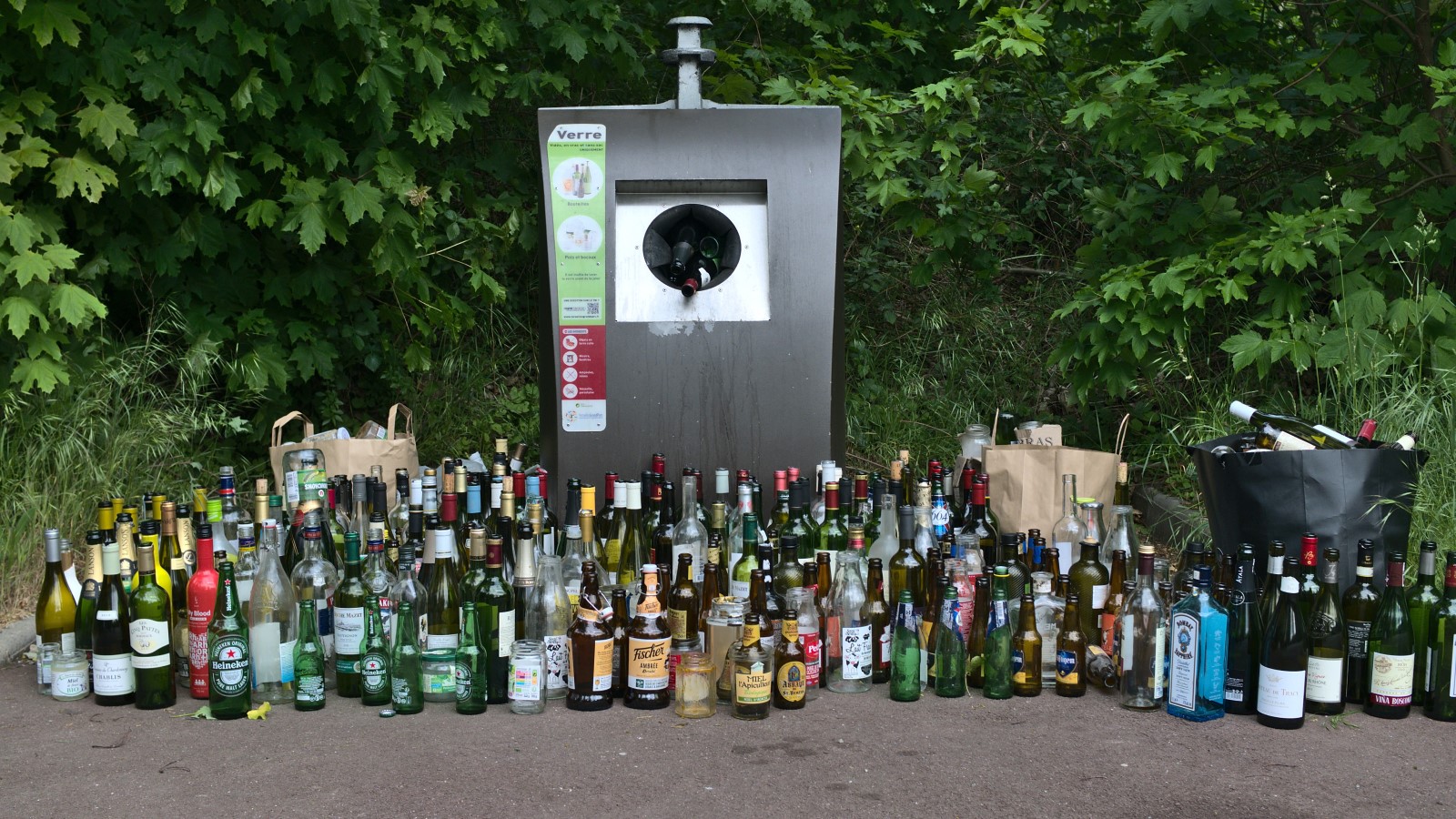 Affaldssortering med flasker