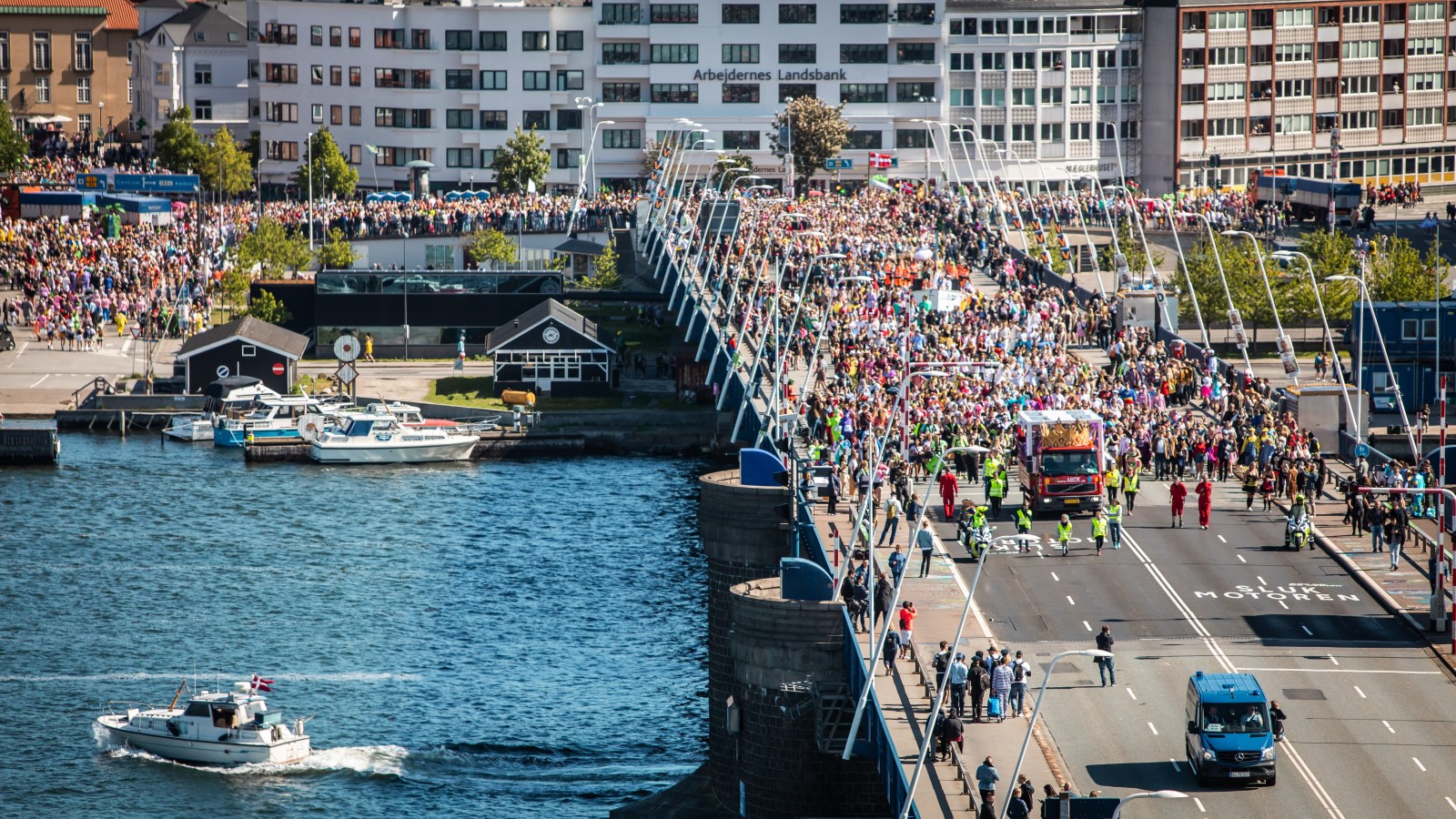 Aalborg Karneval på Limfjordsbroen