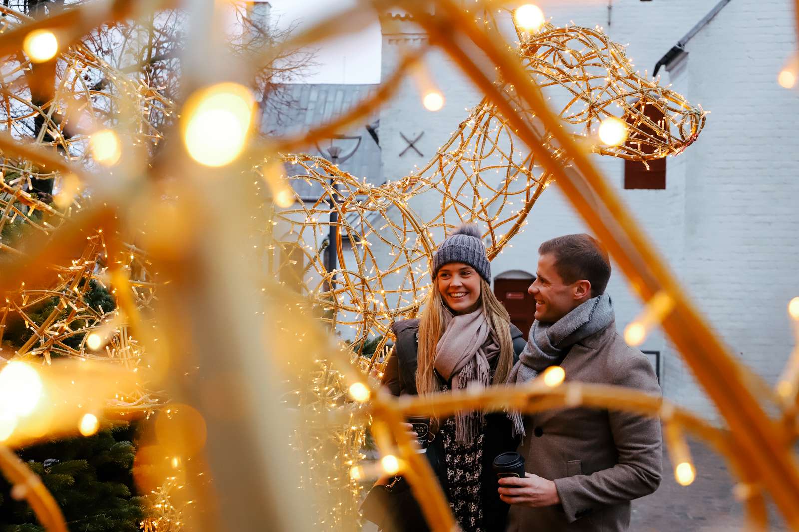 Par på Budolfi plads til jul