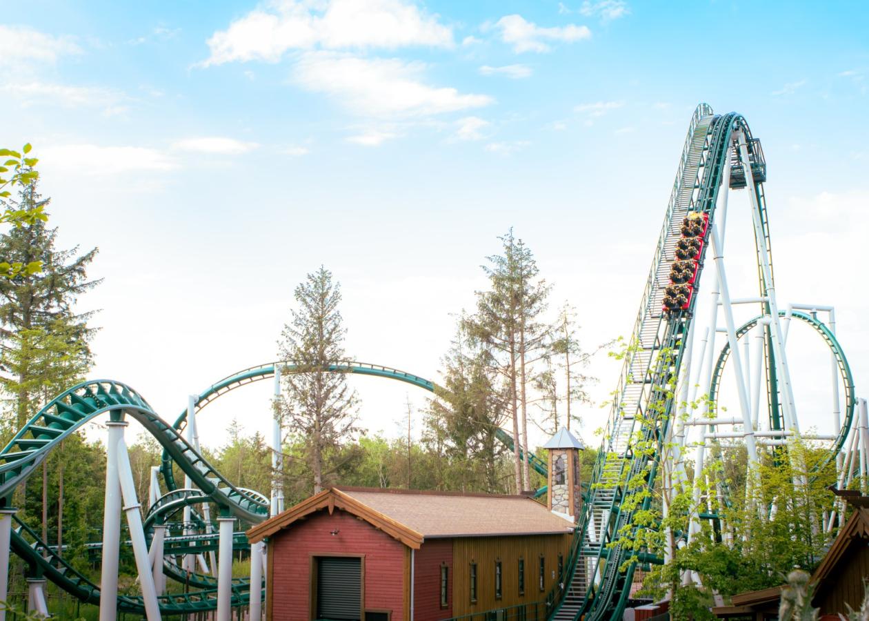 Fårup Sommerland Fønix forlystelsen om sommeren