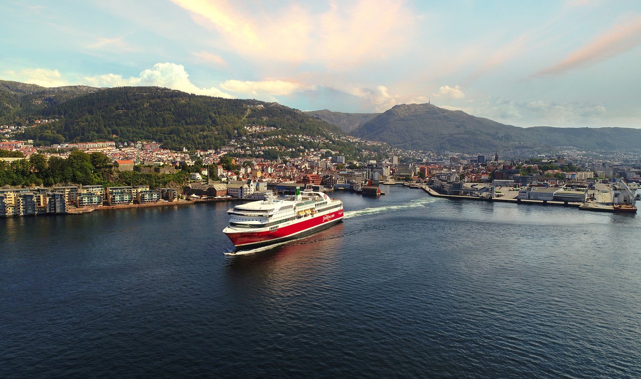 A picture showing Stavangerfjord leaving the city of Bergen