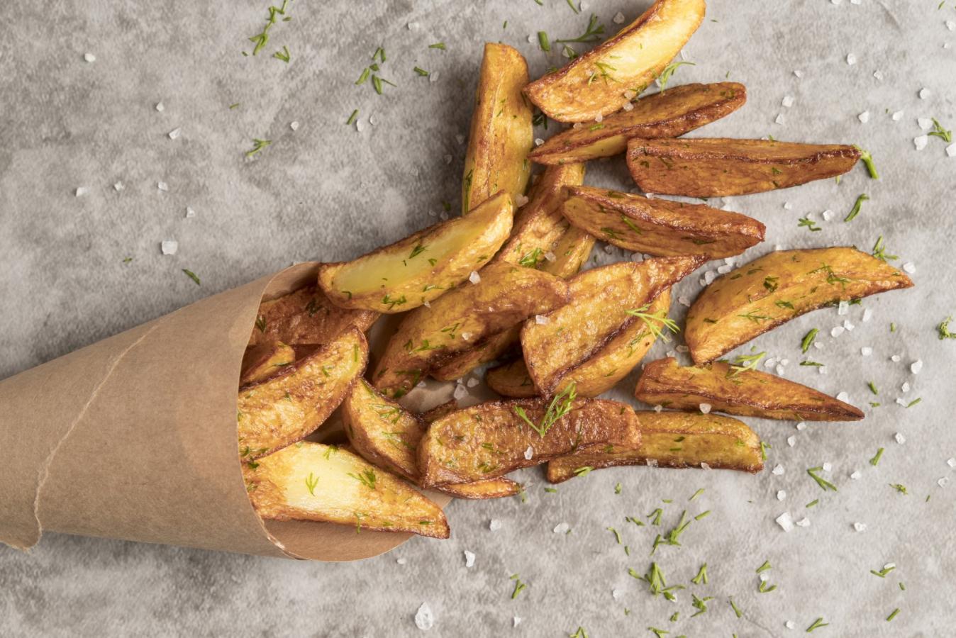 Composition delicious fried potatoes