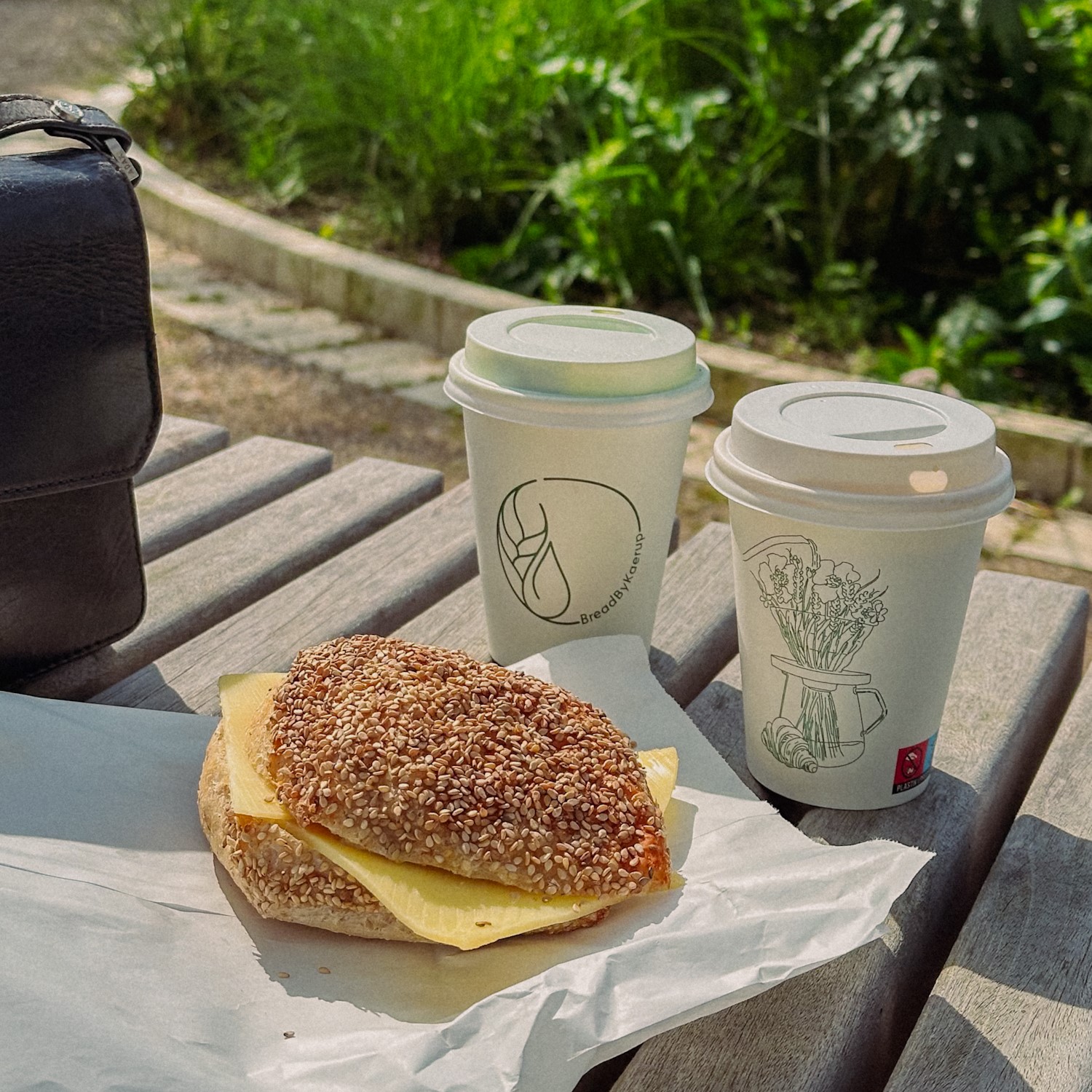 Bolle og kaffe fra Bread By Kærup