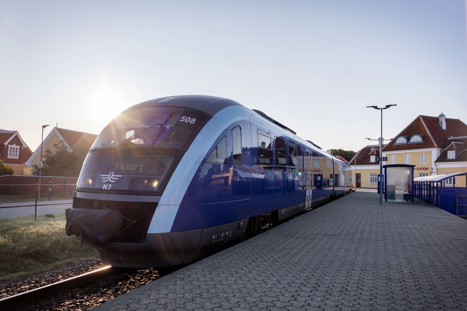 Tog der holder ved Skagen station