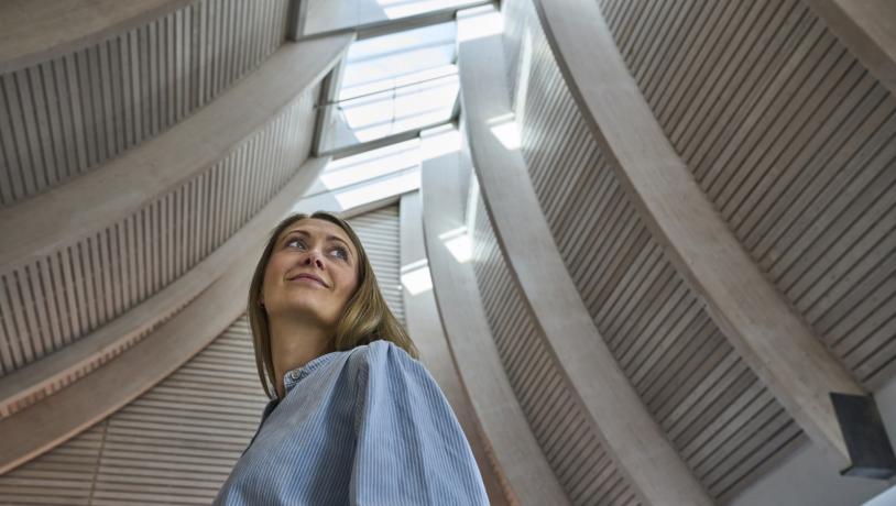 Kvinde på Utzon Center