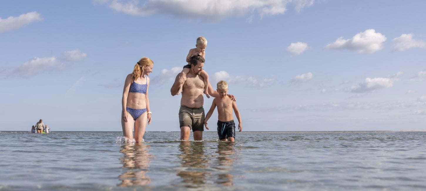 Familie på Hals strand